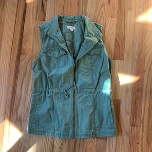 Green cargo vest